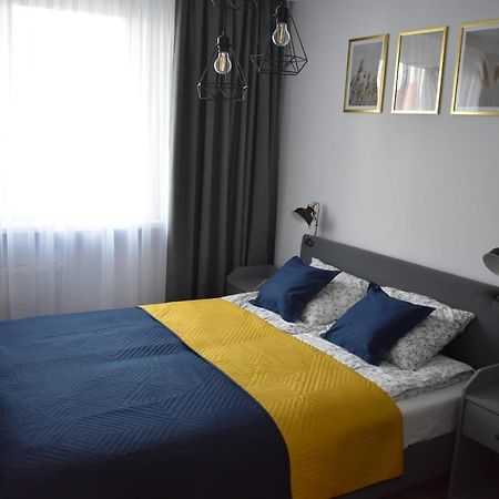 Apartament W Centrum Przy Parku Na Wyspie Schneidemühl Exterior foto